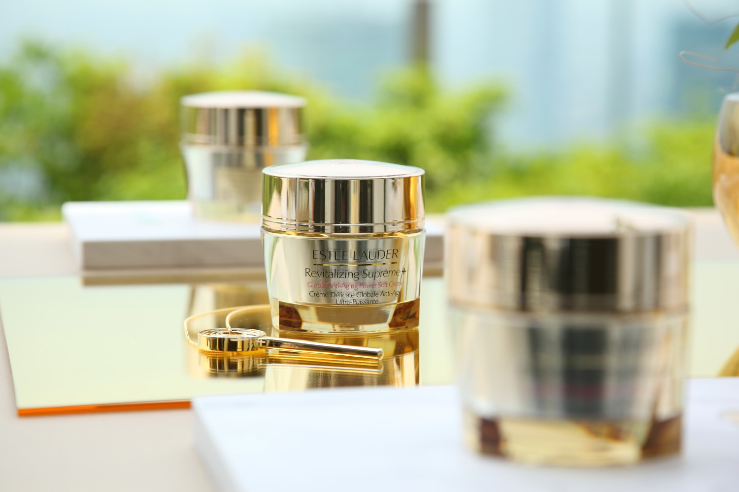 esteelauder_revitalizingsupremeplus_tokyo_2016_img4