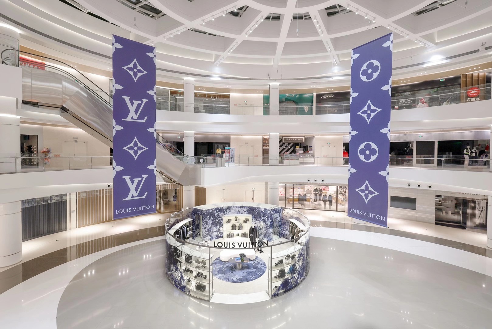 LES PARFUMS LOUIS VUITTON Pop Up Space in Hong Kong