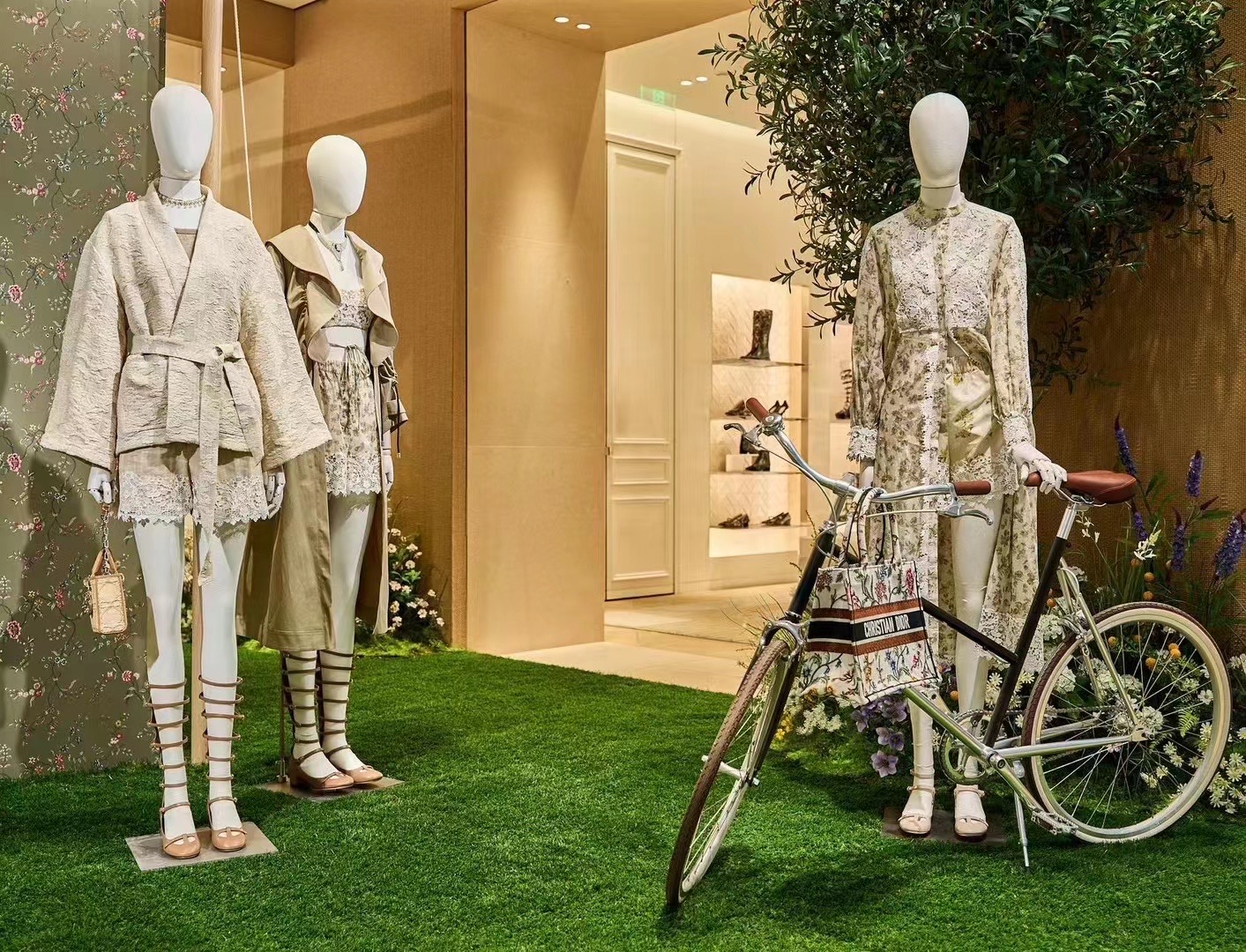 Dior SS23 Summer Pop-up Mar 2 – Apr 2023 Chengdu Shanghai