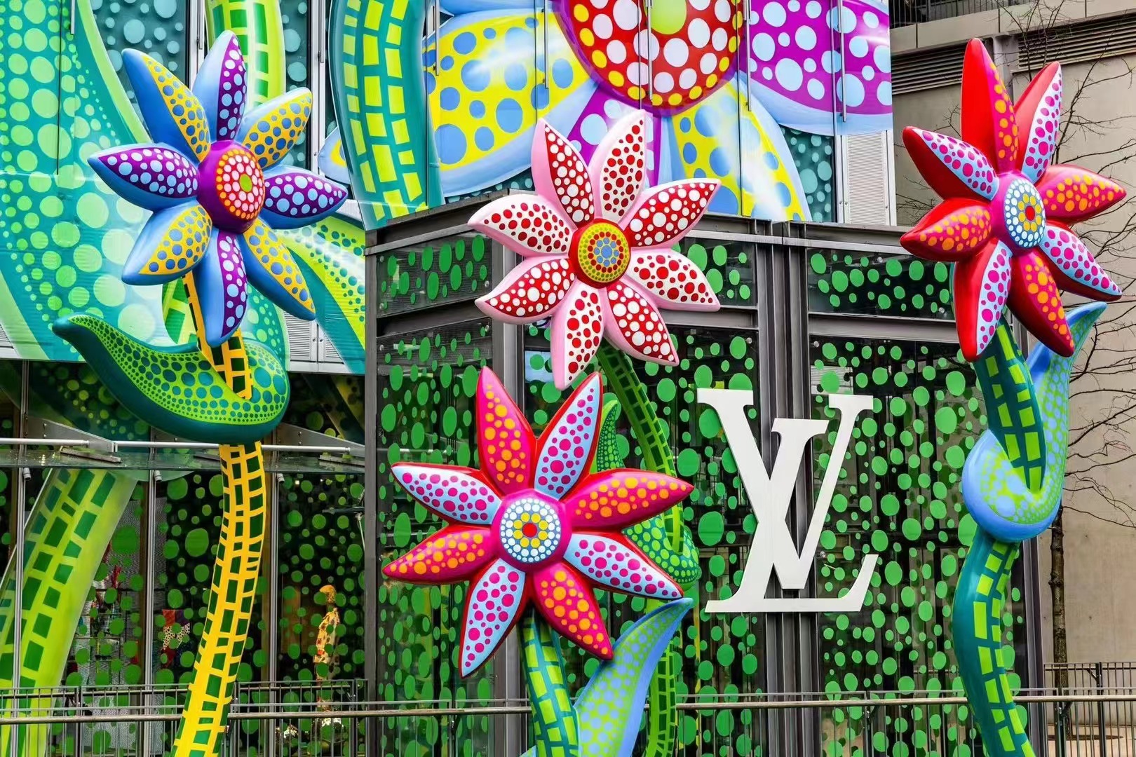 Yayoi Kusama x Louis Vuitton, art, Agenda