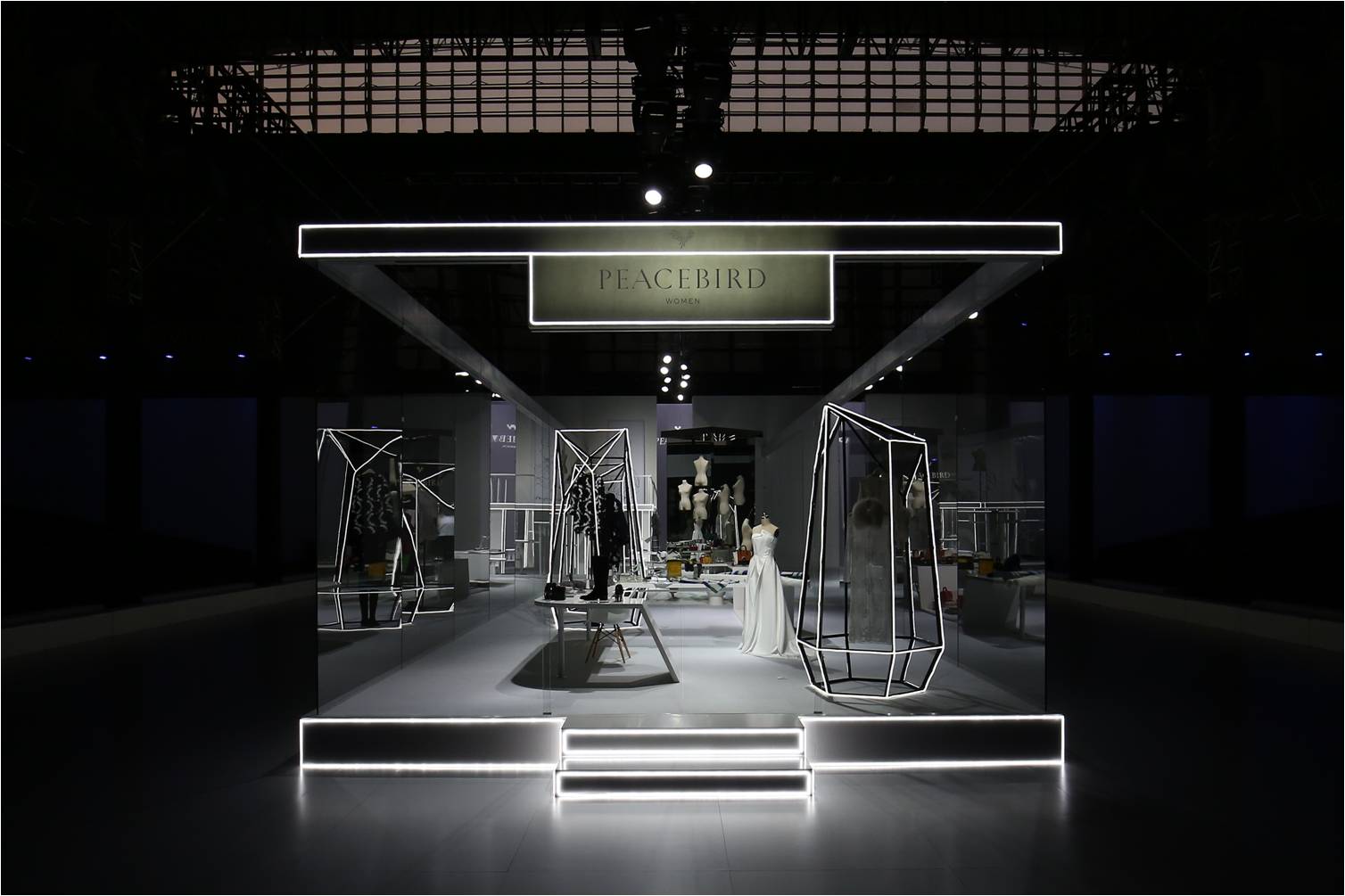 Peacebird - Woman FW15 Fashion Show