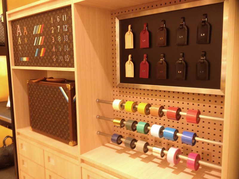 Louis Vuitton - Display Kit Personalization